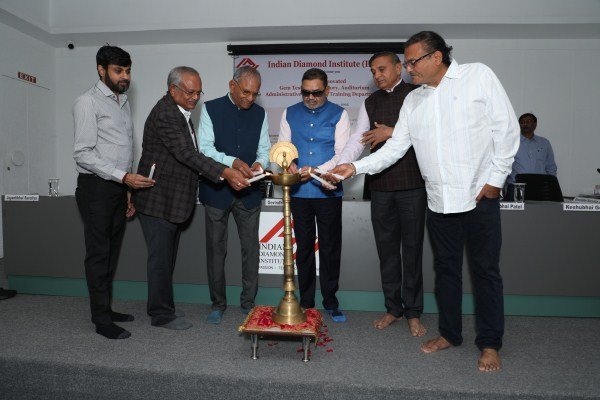 Lighting of the Lamp by the Chief Guest and Guest of Honour on the auspicious occasion of the inauguration